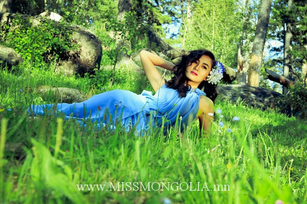 “Miss Mongolia-2013” тэмцээний шилдэг 20 оролцогчийн нэг Э.Дэлгэрмаа